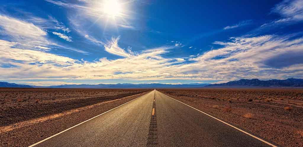 Road leading to the horizon